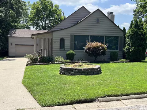 1717 Isabella Ave, Mount Vernon, IL 62864