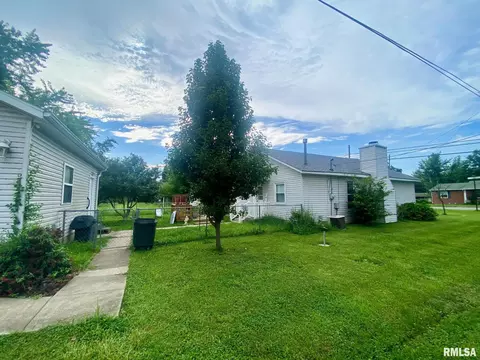 1120 E Stotlar St, Herrin, IL 62948 photo 10
