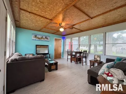 906 E Carter St, Marion, IL 62959 photo 24