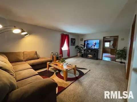 906 E Carter St, Marion, IL 62959 photo 5