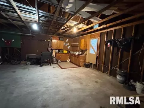 906 E Carter St, Marion, IL 62959 photo 26