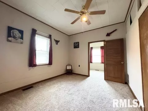 906 E Carter St, Marion, IL 62959 photo 19