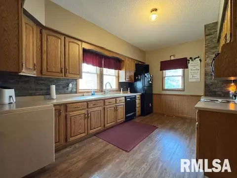 906 E Carter St, Marion, IL 62959 photo 11