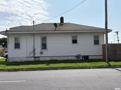 1933 Gartside St, Murphysboro, IL 62966 photo 2