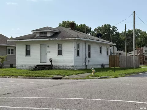 1933 Gartside St, Murphysboro, IL 62966