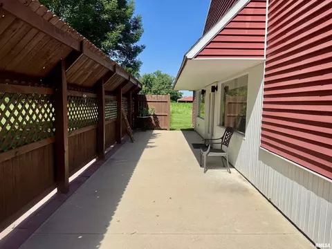 1166 Community Beach Rd, Centralia, IL 62801 photo 17