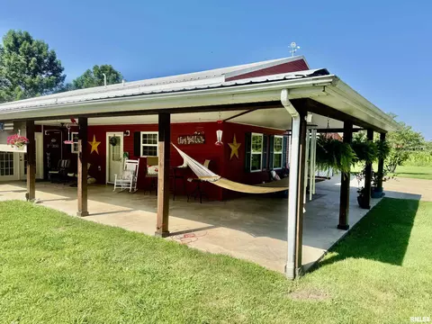 1166 Community Beach Rd, Centralia, IL 62801 photo 2