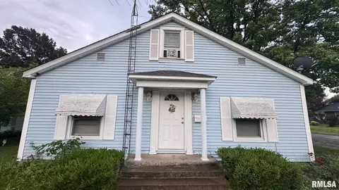 220 S 21st St, Herrin, IL 62948