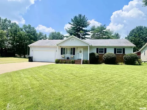 65 Adkins St, Metropolis, IL 62960