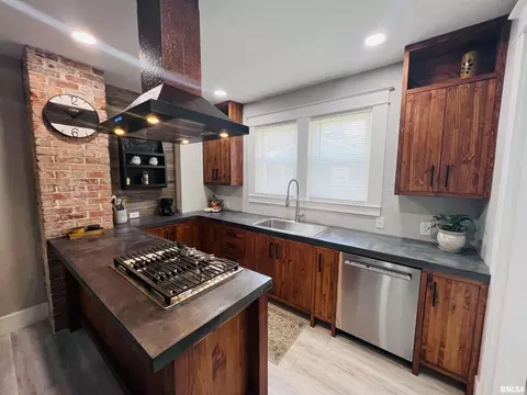 Kitchen - 715 S Mckinley St, Harrisburg, IL 62946 photo 1 of 4