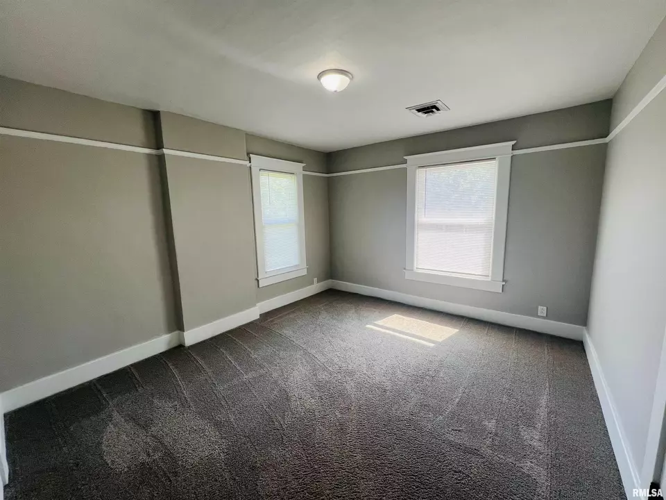 Bedroom - 715 S Mckinley St, Harrisburg, IL 62946 photo 4 of 4