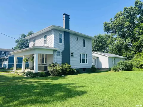 Exterior - 715 S Mckinley St, Harrisburg, IL 62946 photo 1 of 10