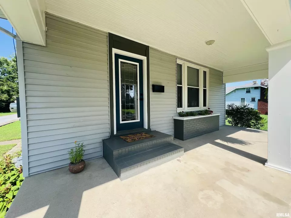 Exterior - 715 S Mckinley St, Harrisburg, IL 62946 photo 3 of 10