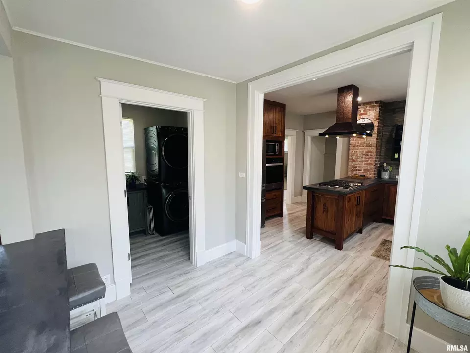 Entry Way - 715 S Mckinley St, Harrisburg, IL 62946 photo 1 of 6