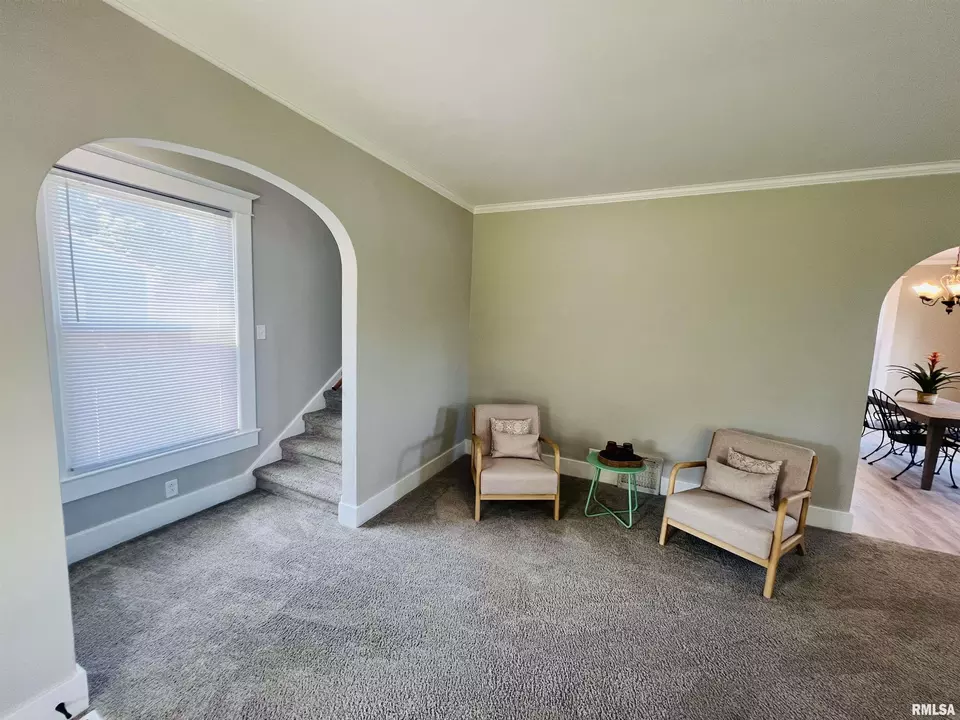 Living - 715 S Mckinley St, Harrisburg, IL 62946 photo 3 of 6