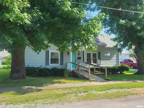 701 Taffee St, Pinckneyville, IL 62274