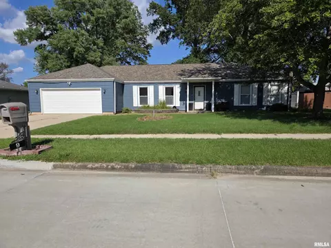 9 Blackberry Run Ave, Centralia, IL 62801