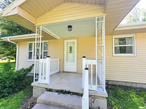 325 Campbell Ave, Flora, IL 62839 photo 6
