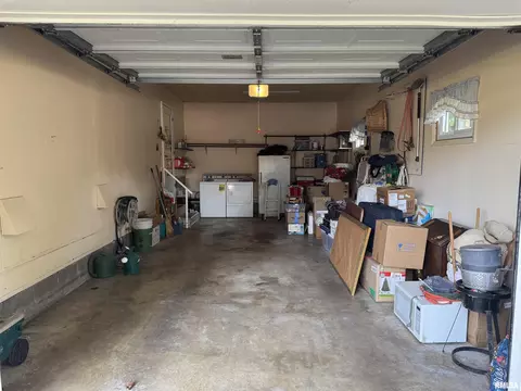 707 W Sylvia St, Christopher, IL 62822 photo 28