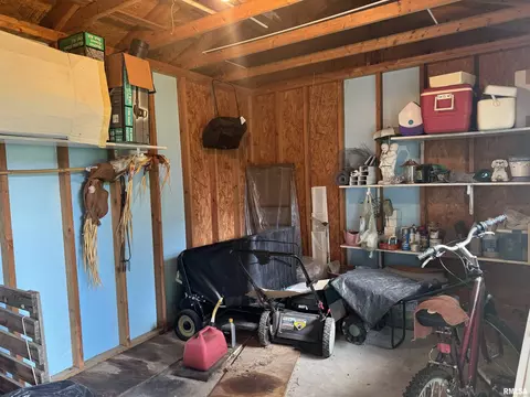 707 W Sylvia St, Christopher, IL 62822 photo 29
