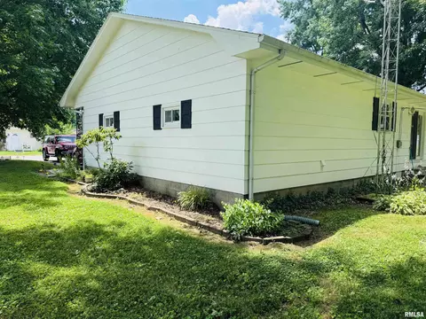 707 W Sylvia St, Christopher, IL 62822 photo 5