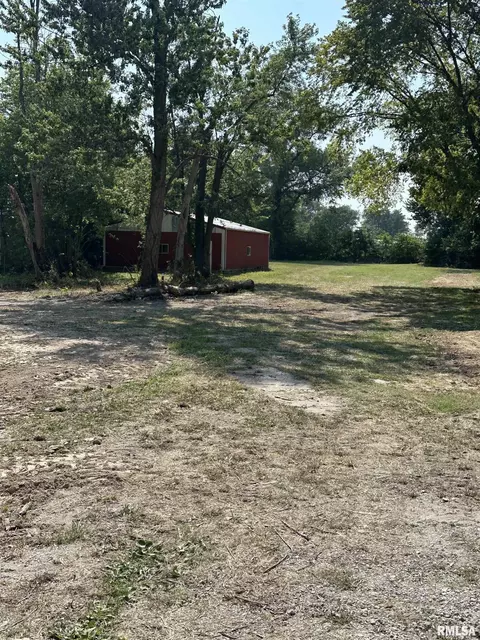 307 N Main St, Ewing, IL 62836 photo 3