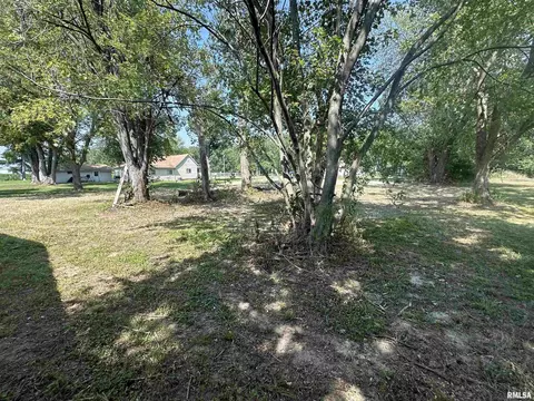 307 N Main St, Ewing, IL 62836 photo 11