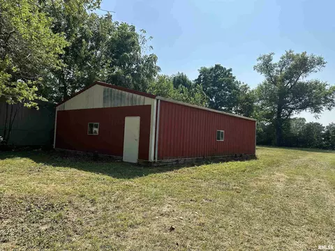 307 N Main St, Ewing, IL 62836 photo 4