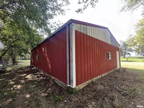 307 N Main St, Ewing, IL 62836 photo 10