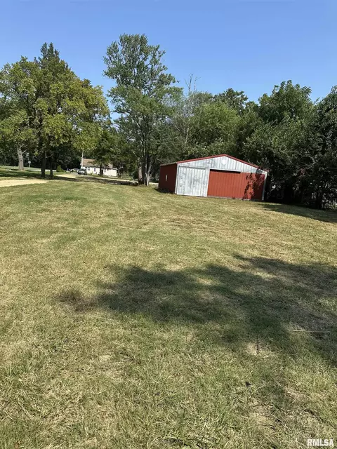 307 N Main St, Ewing, IL 62836 photo 6