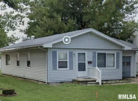 517 Schumaker St, Carmi, IL 62821 photo 1