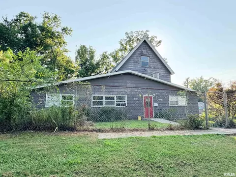 201 E High St, Anna, IL 62906 photo 3