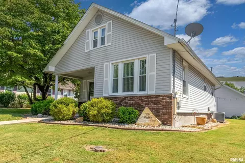 1504 E Oak St, West Frankfort, IL 62896
