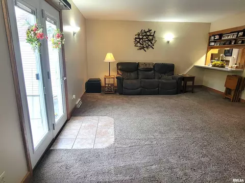 123 E Washington St, Flora, IL 62839 photo 25