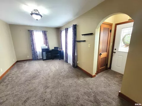 123 E Washington St, Flora, IL 62839 photo 38