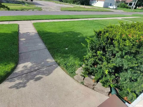 123 E Washington St, Flora, IL 62839 photo 84