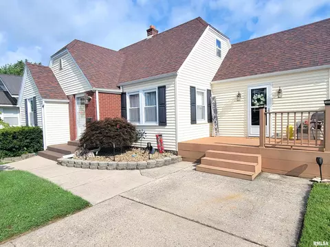 123 E Washington St, Flora, IL 62839 photo 10