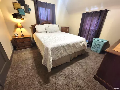123 E Washington St, Flora, IL 62839 photo 43