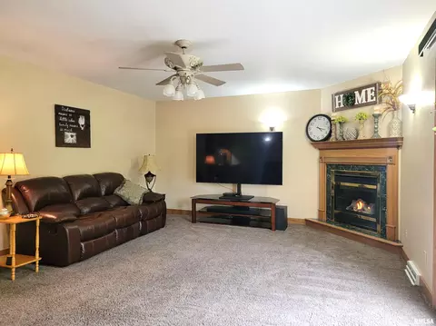 123 E Washington St, Flora, IL 62839 photo 30