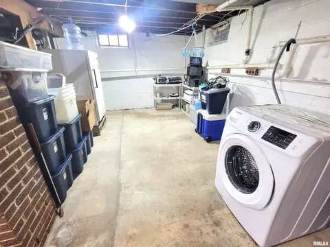 123 E Washington St, Flora, IL 62839 photo 71