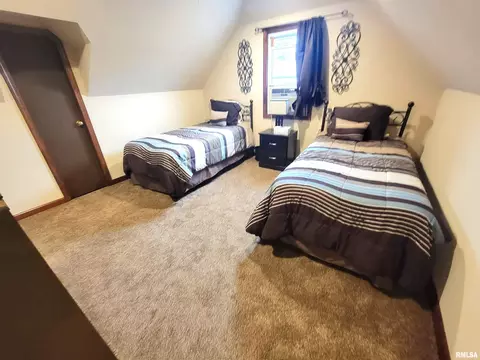 123 E Washington St, Flora, IL 62839 photo 59