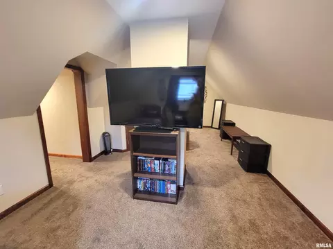 123 E Washington St, Flora, IL 62839 photo 57
