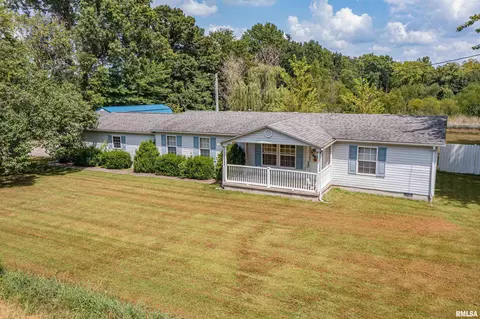 3256 S Hotze Rd, Salem, IL 62881