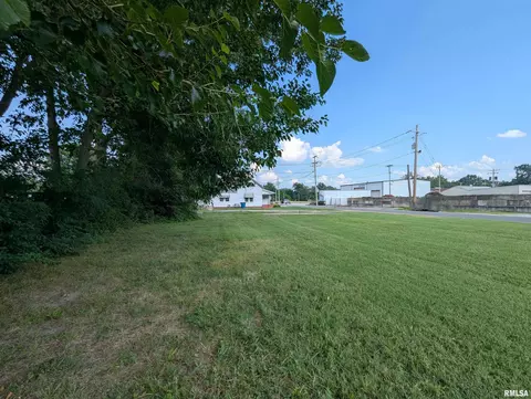 314 Howard St, Centralia, IL 62801 photo 17