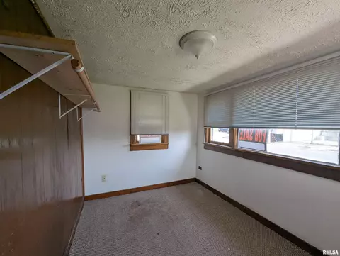 314 Howard St, Centralia, IL 62801 photo 4