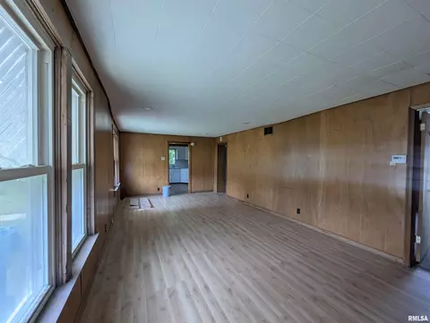 314 Howard St, Centralia, IL 62801 photo 2