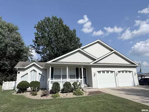 1408 Main St, Carterville, IL 62918