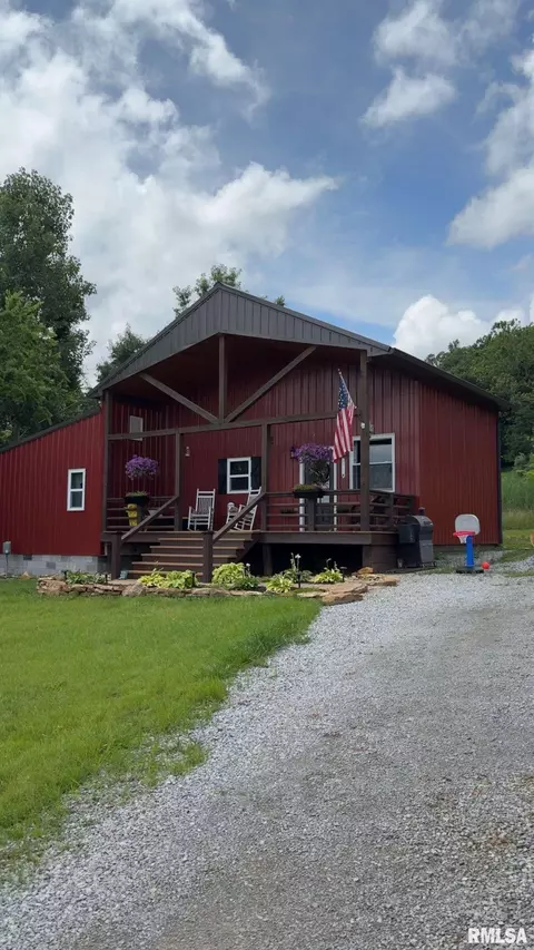 905 Dog Walk Rd, Equality, IL 62934