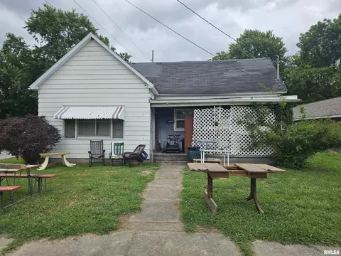 1412 S 12th St, Mount Vernon, IL 62864