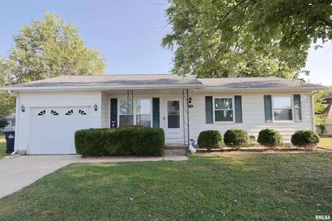 118 Westport, Salem, IL 62881